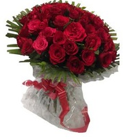 Send Valentine 2016 flowers to Kolkata 