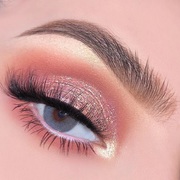 Expert Makeup Tips For Perfecting Eyeshadow