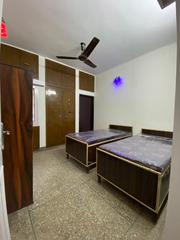 Best Hostels &  PG in Noida Sector 63 for boys and girls