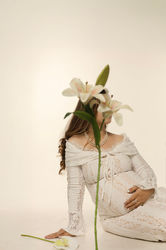 Maternity Photoshoot Near Me in Gurgaon | Stylish Pregnancy Shoot Pack