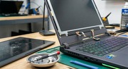 New screen replacing broken laptop screen 